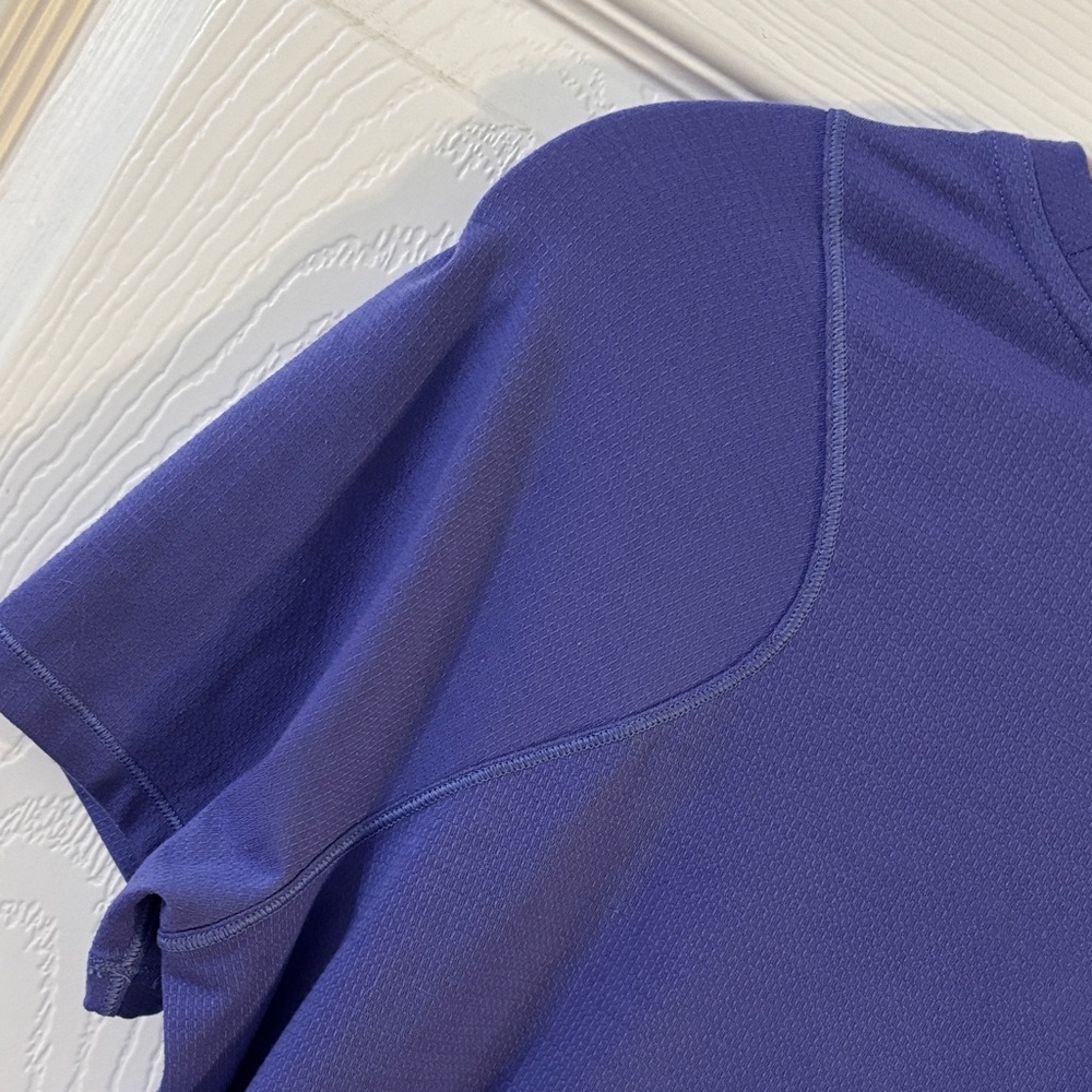 Lululemon Lightweight Cinched Hem Hiking T-Shirt Size 4 Charged Indigo - Picture 7 of 8